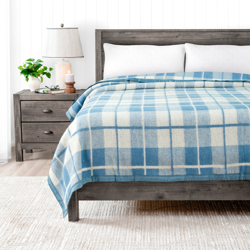 Poyet Motte Rivoli/Elysee 400GSM Mid-Weight 100% Virgin Wool Blanket,  Blue/Natural