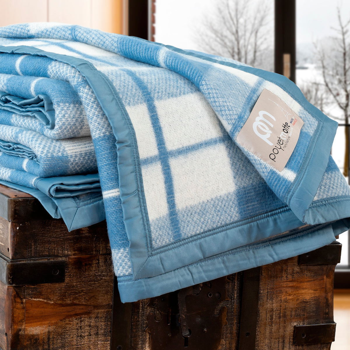 Poyet Motte Rivoli/Elysee 400GSM Mid-Weight 100% Virgin Wool Blanket, Blue/Natural