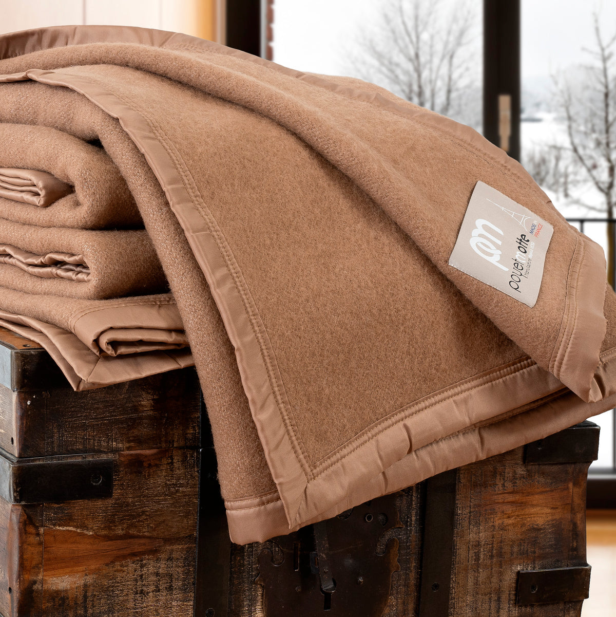 Poyet Motte Rivoli/Elysee 400GSM Mid-Weight 100% Virgin Wool Blanket, Camel