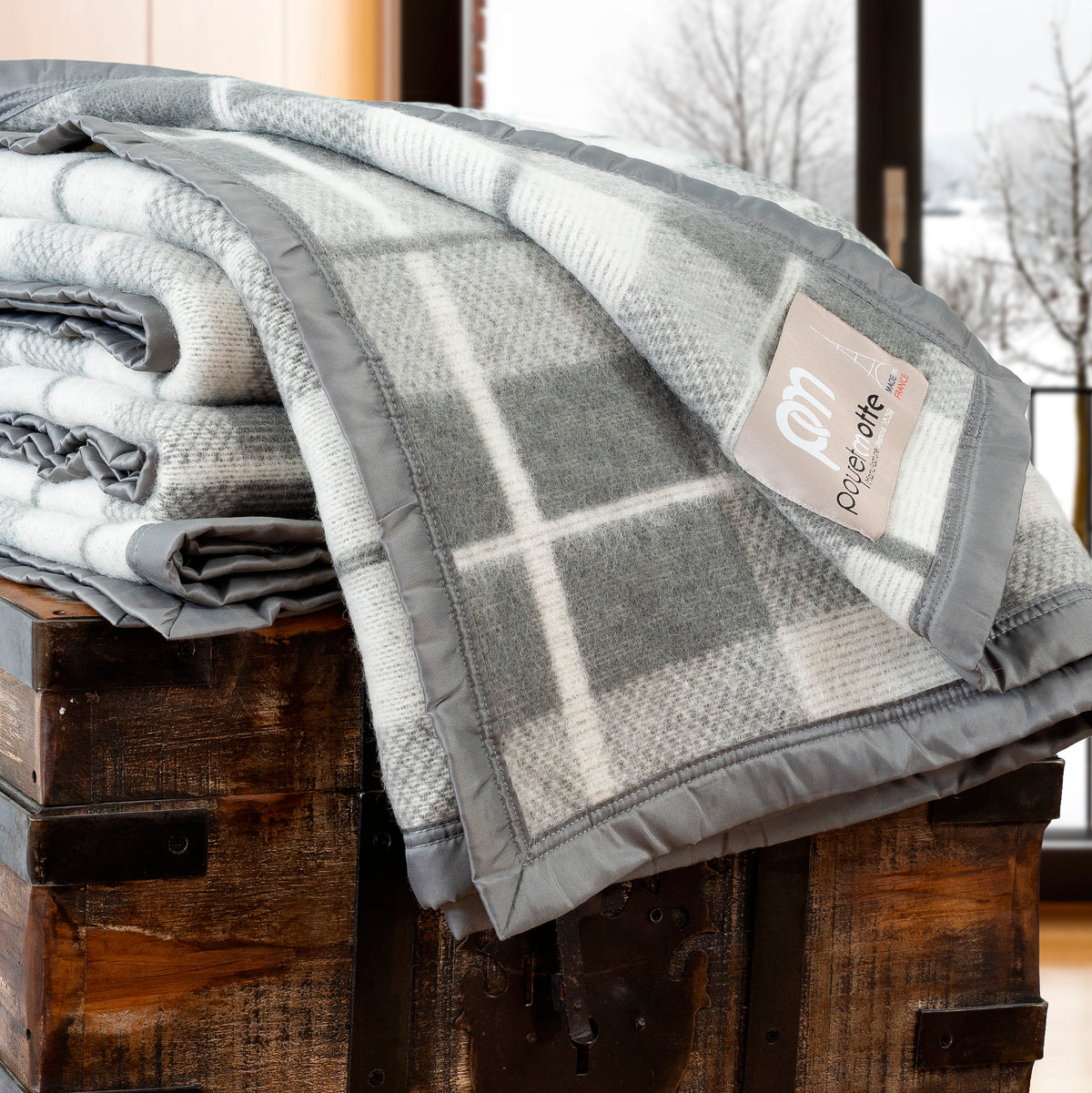 Poyet Motte Rivoli/Elysee 400GSM Mid-Weight 100% Virgin Wool Blanket, Grey/Natural