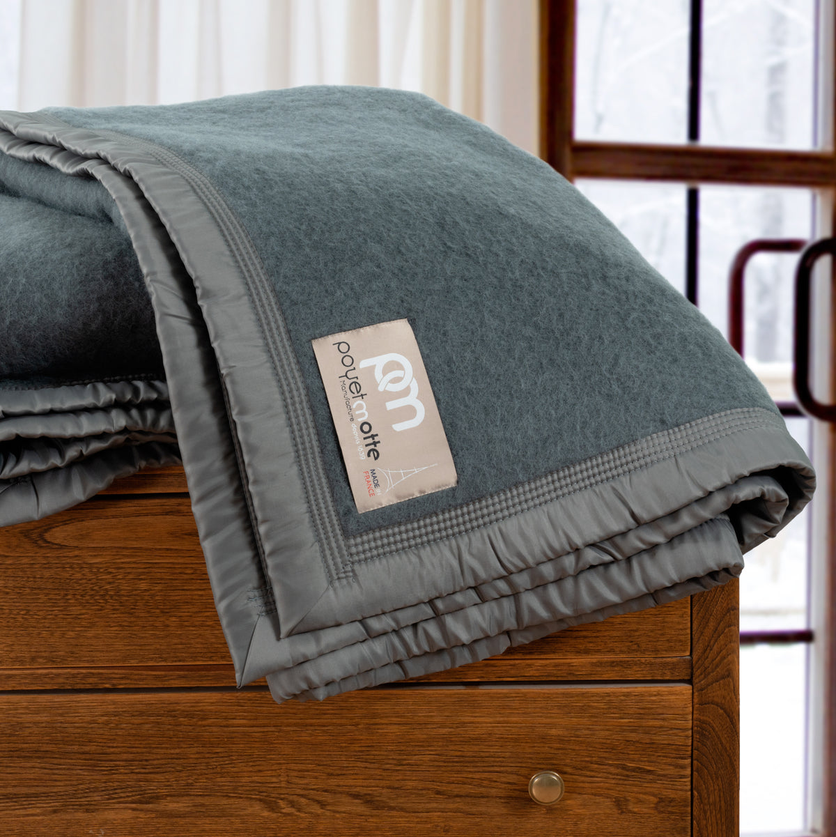 Couverture Aubisque Anthracite X Souris 220 X 240 Cm Gris Foncé Couverture Aubisque Anthracite X Souris 220 X 240 Cm Gris Foncé