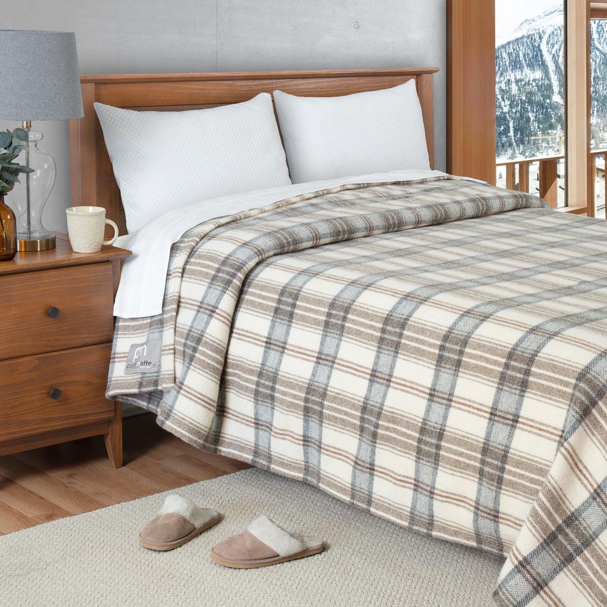 Tahoe-wool-blanket-450gsm- Taupe -side-bed