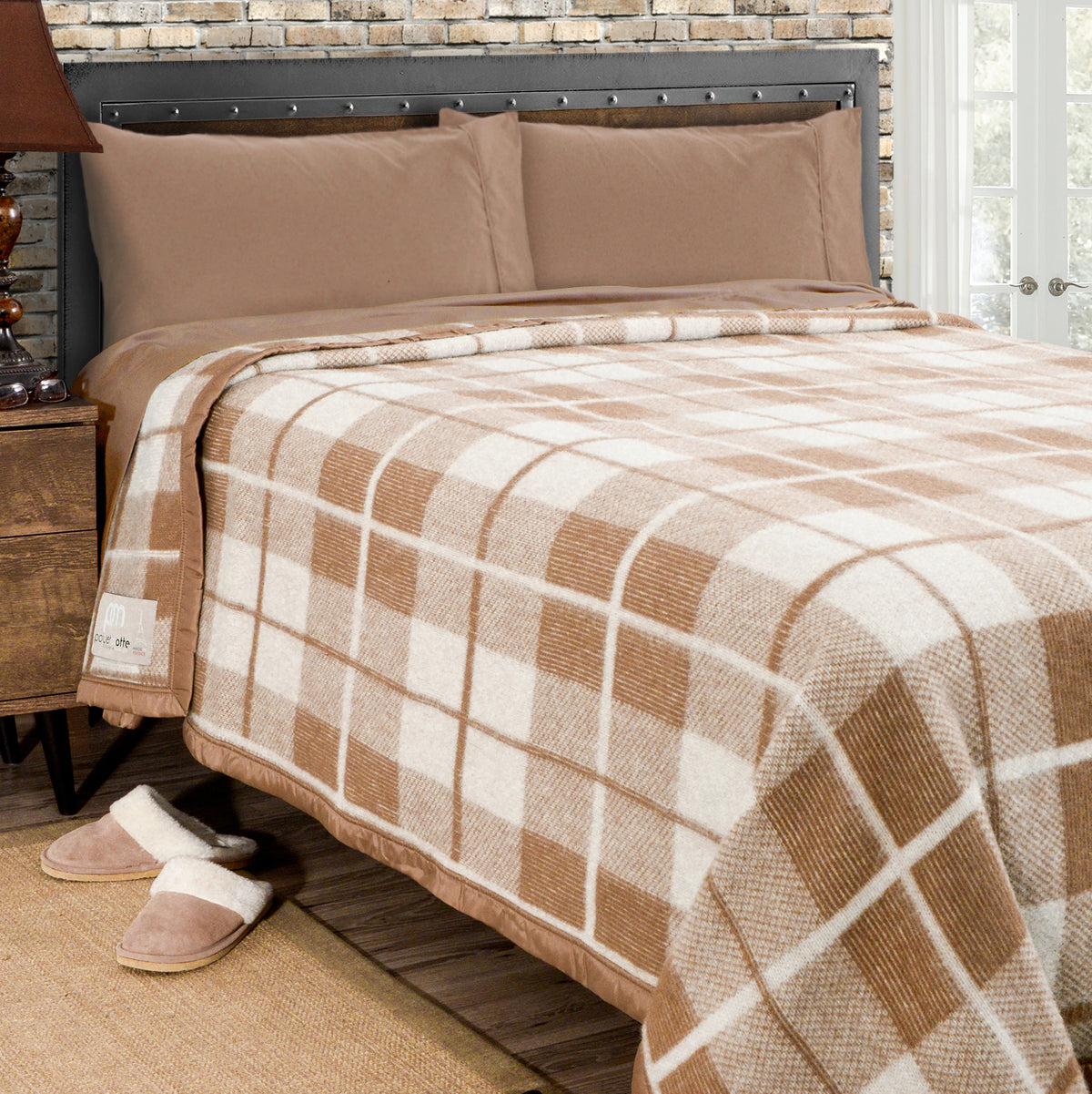 Poyet Motte Rivoli/Elysee 400GSM Mid-Weight 100% Virgin Wool Blanket, Camel/Natural