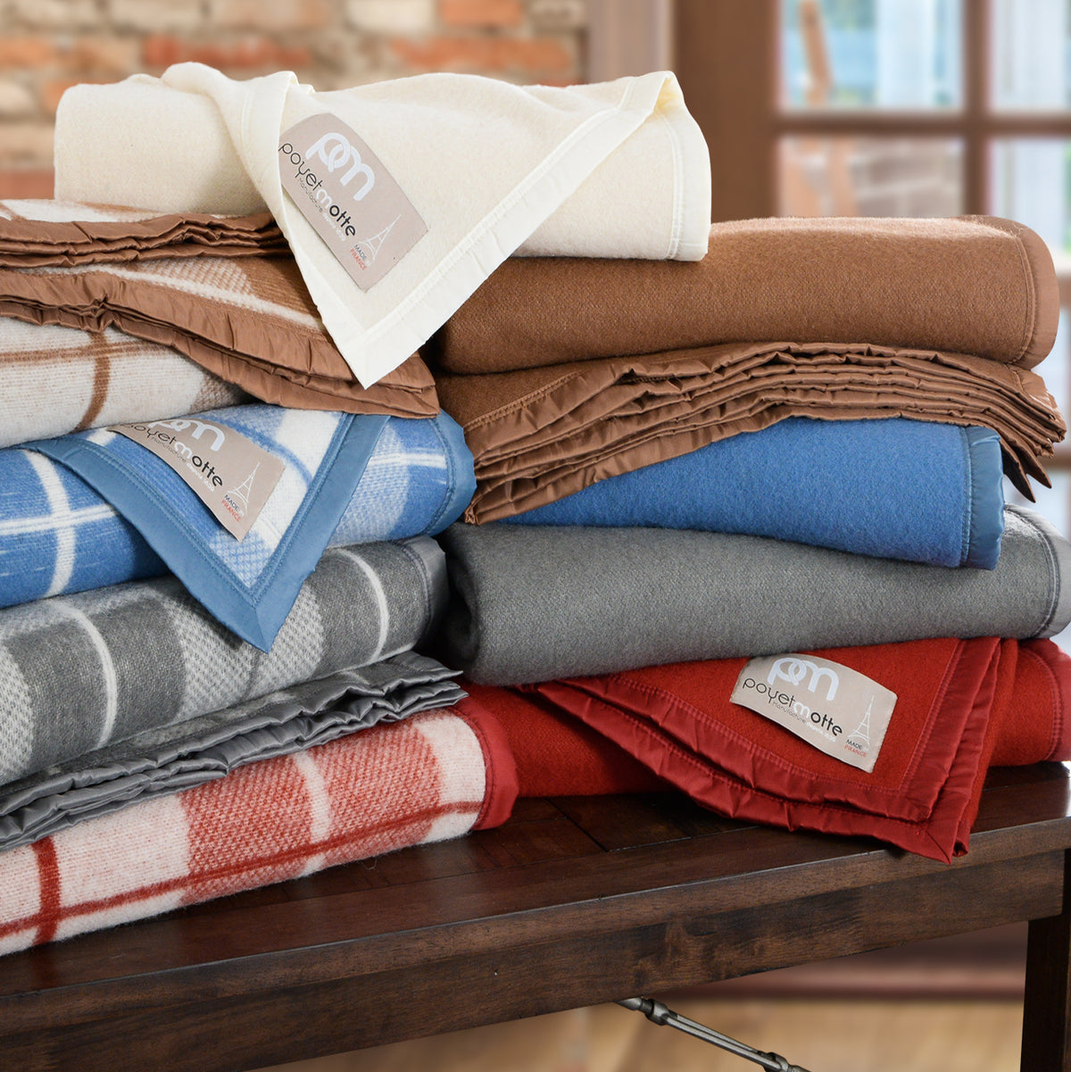 Poyet Motte Rivoli/Elysee 400GSM Mid-Weight 100% Virgin Wool Blanket, Camel